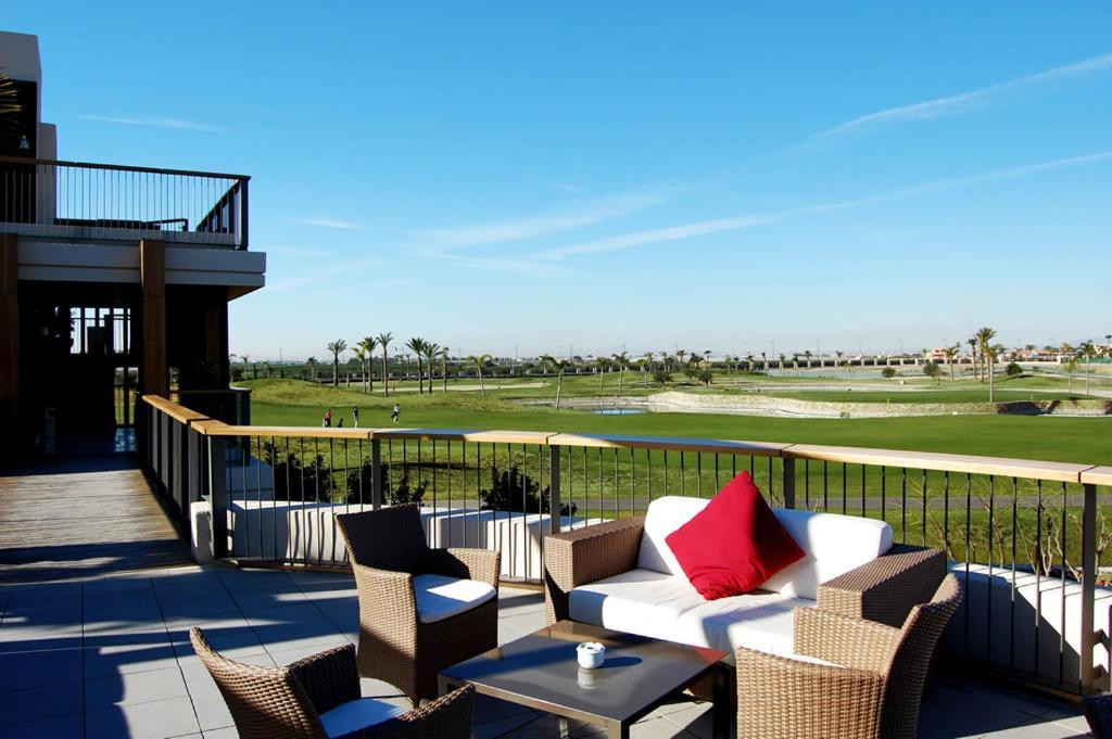 Roda Golf. Poolside Apartment *